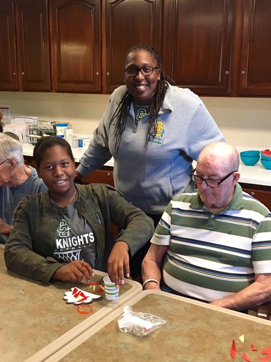OCHSGBB's tweet photo. Lady Knights serving @ Inland Christian Home today! Thanksgiving crafts! 🦃#ServingSaturday #AllIn #LoveGod #LoveOthers #Pisteau #i💚myteam https://t.co/HExHiMtLRg