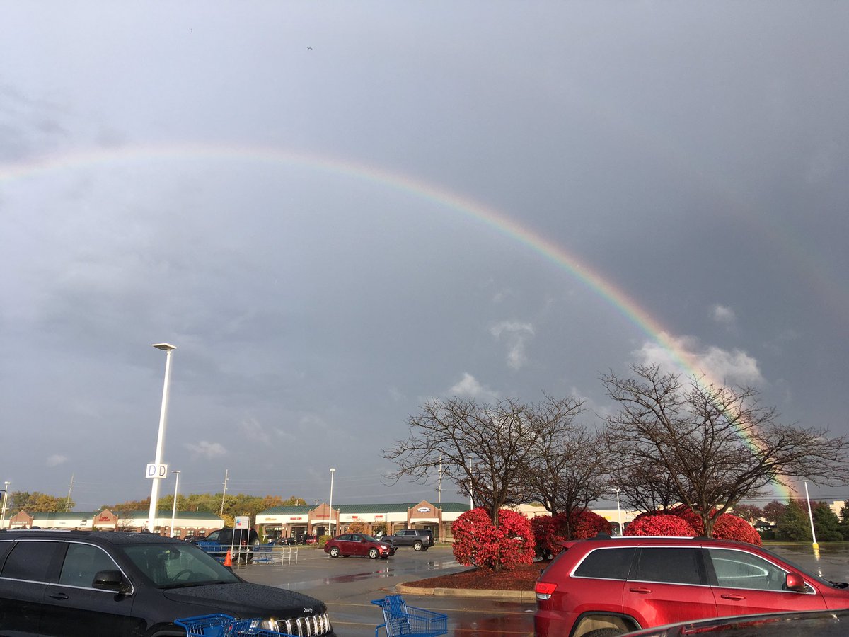 StaceyWeller4's tweet photo. Grateful I finished grocery shopping just in time to see this!  #WBHS30DaysofGratitude https://t.co/bxc74TB2MI