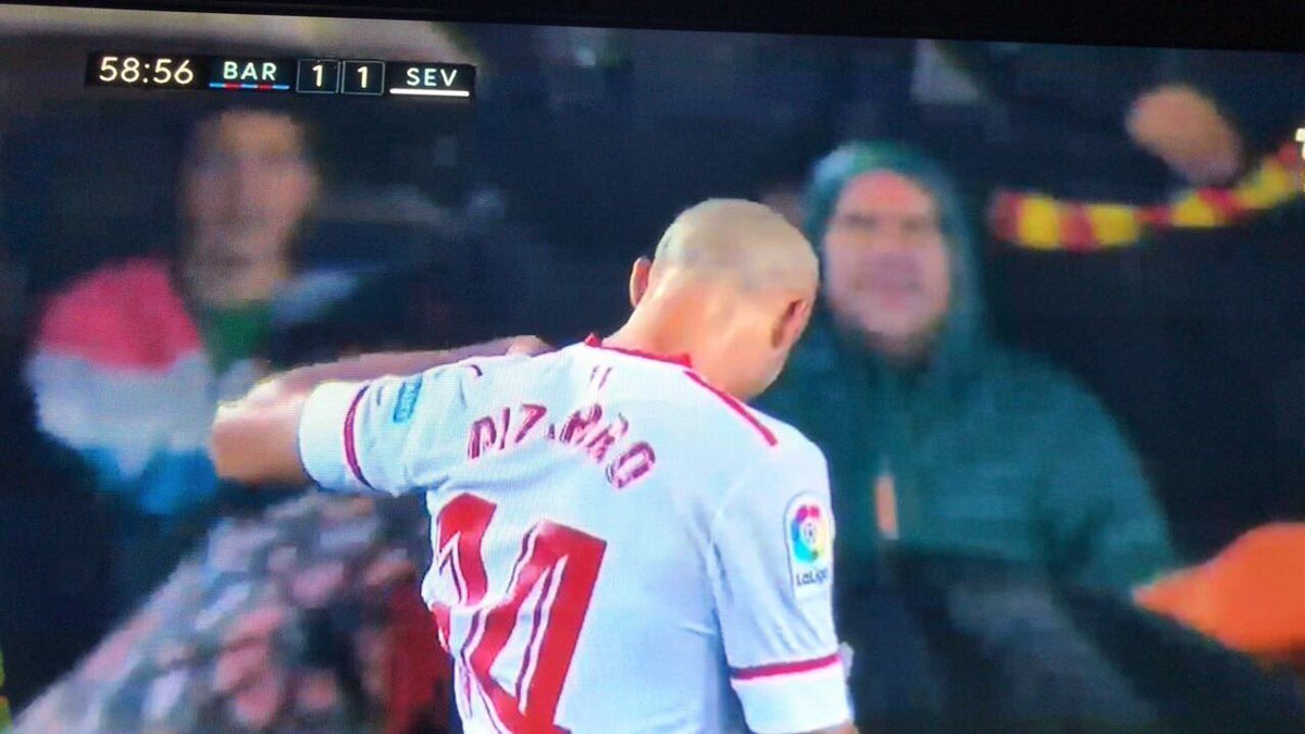 LIBRESYLOKOS's tweet photo. Hoy en Barcelona @guido19pizarro el mejor medio centro de la historia de @TigresOficial hace gol y festeja mostrando su tatuaje de Tigres. https://t.co/KFCj5vrarO