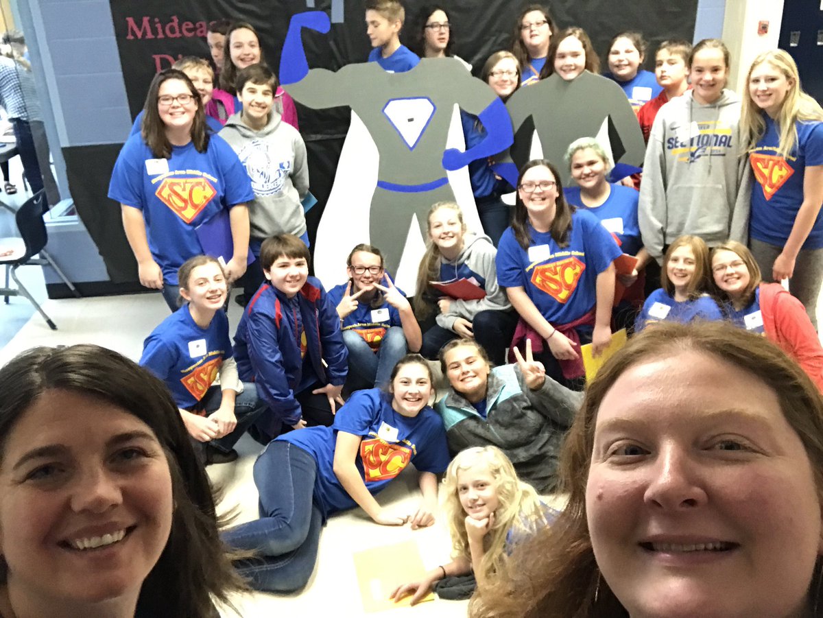 djudy08's tweet photo. Fall Workshop 2017-2018 #MeDistrict #IAJHSC #HAMSStuCo https://t.co/4nNfSO1sG4
