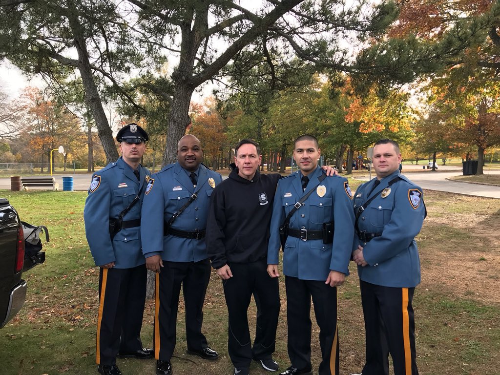 MiddlesexDOC's tweet photo. Honored when Ret. @CptDWeiss request us to lead the way for @Cop2CopNJ ‘s Out of the Darkness Walk #NeverForget #mcdoc_proud #mcdoc_honor https://t.co/AdGbhxQv23
