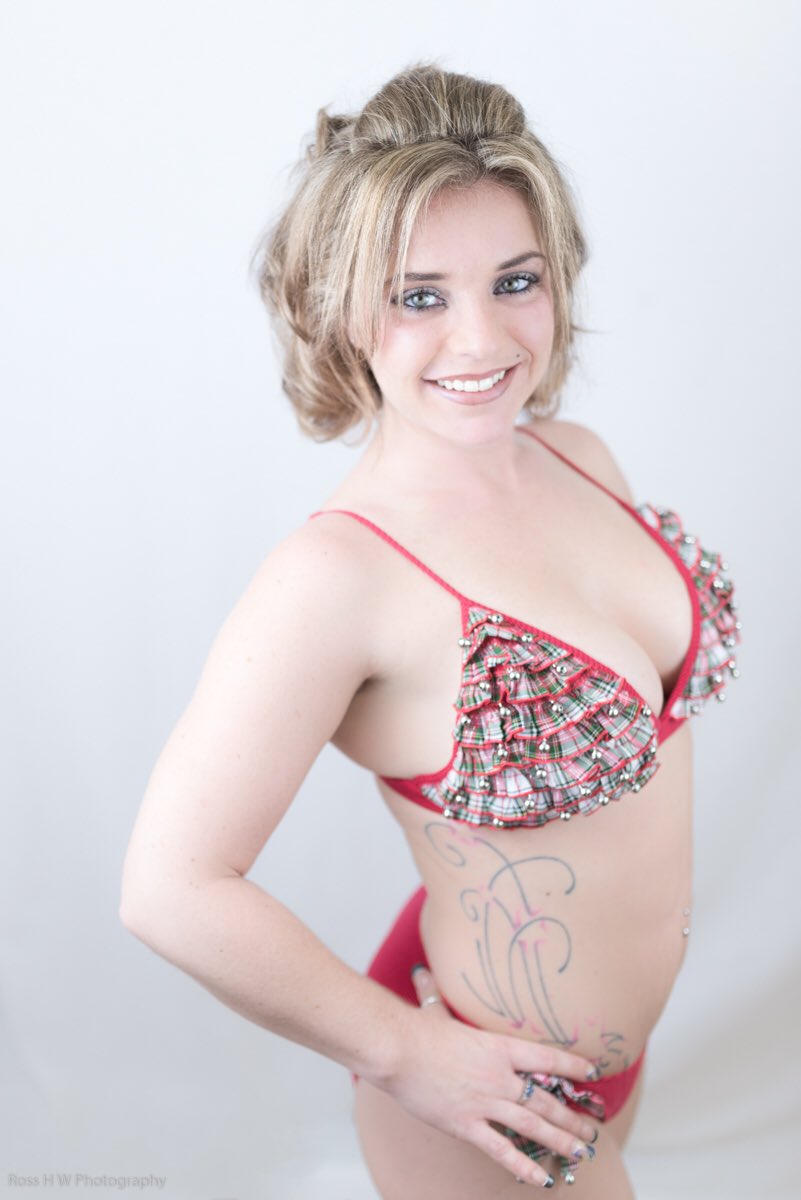fitburns's tweet photo. Booking for holiday shoots 

Contact me to schedule a shoot

Photographer: Ross H W Photography
Hair/makeup: Dawn Burns https://t.co/9mE95w1ueK