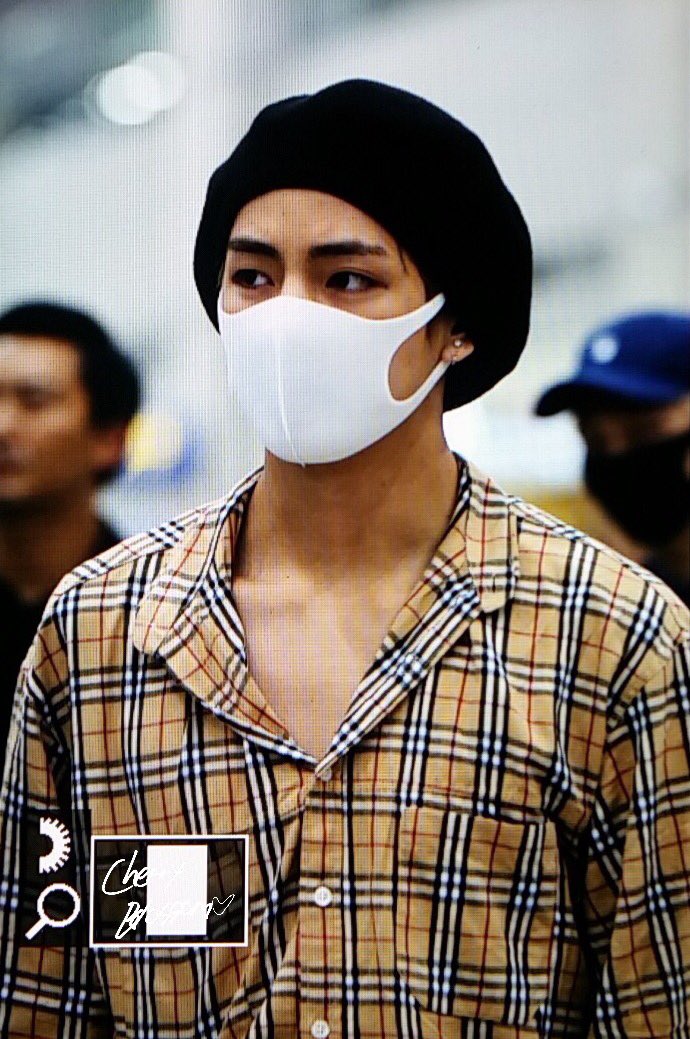 951230_MOV's tweet photo. 171105 ICN입국 #방탄소년단 #BTS #V #뷔 #태형 어서와요💕💕 @BTS_twt https://t.co/UId21Po6eO