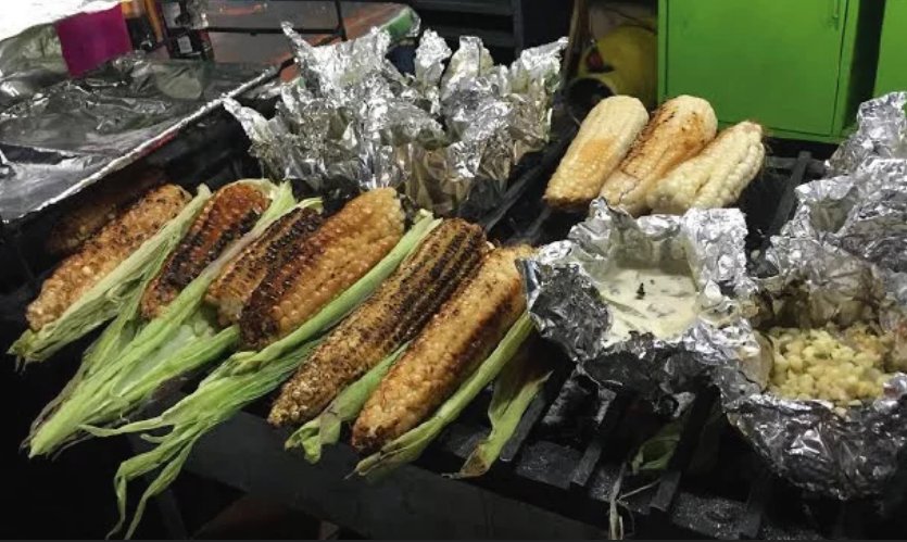ChilangoCom's tweet image. Todos los postres de elote que se puedan imaginar están en este lugar, una joya del Mercado de Jamaica ow.ly/GOFY30gijgc