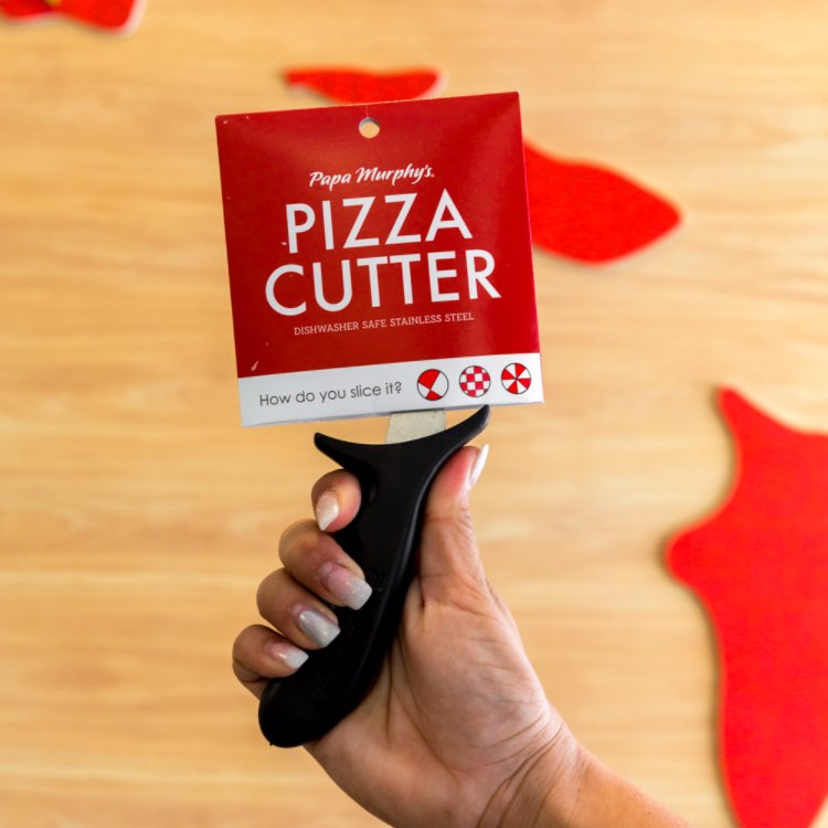 TakeNBakeHawaii's tweet photo. We cut up our pizzas so you don't eat them all in one bite. https://t.co/uknSUHWFIS
