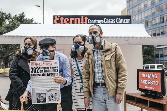noticiaspanama5's tweet photo. VICTIMAS DE CANCER PRODUCTO DE LAS TEJAS TECHOLIT DEMANDAN A LA EMPRESA ETERNIT #Panama #Colombia #Pty #Techolit https://t.co/XMKBfvc4Yq https://t.co/znvTzXx5Xr