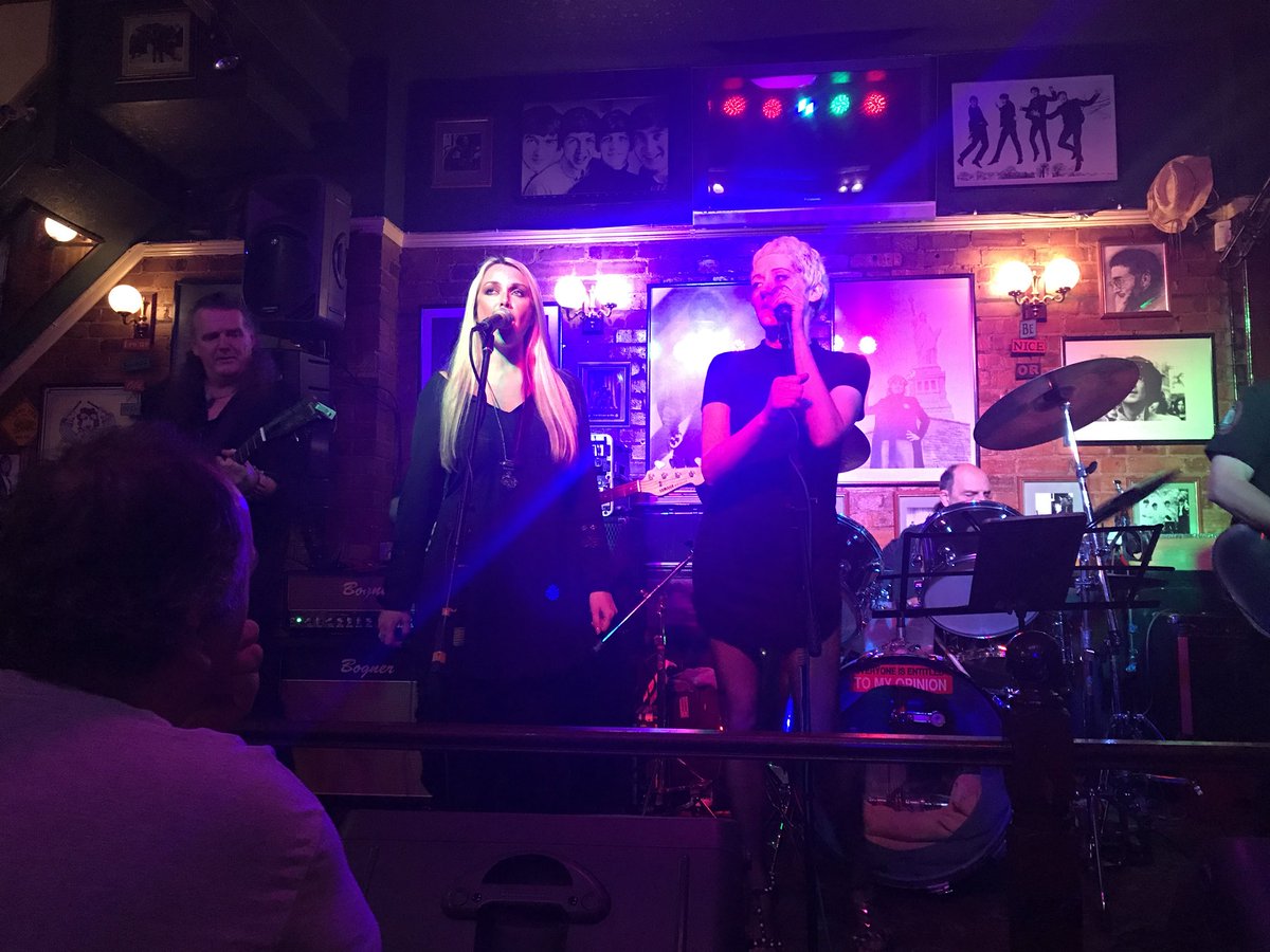 SiobhanRidguard's tweet photo. @Roadhousegb The Cavern Pub Takeover - RockNRoll with the leading ladies Sarah Harvery-Smart and Mandie Graham #livemusic #rocknroll https://t.co/Ggmp4mJAmz
