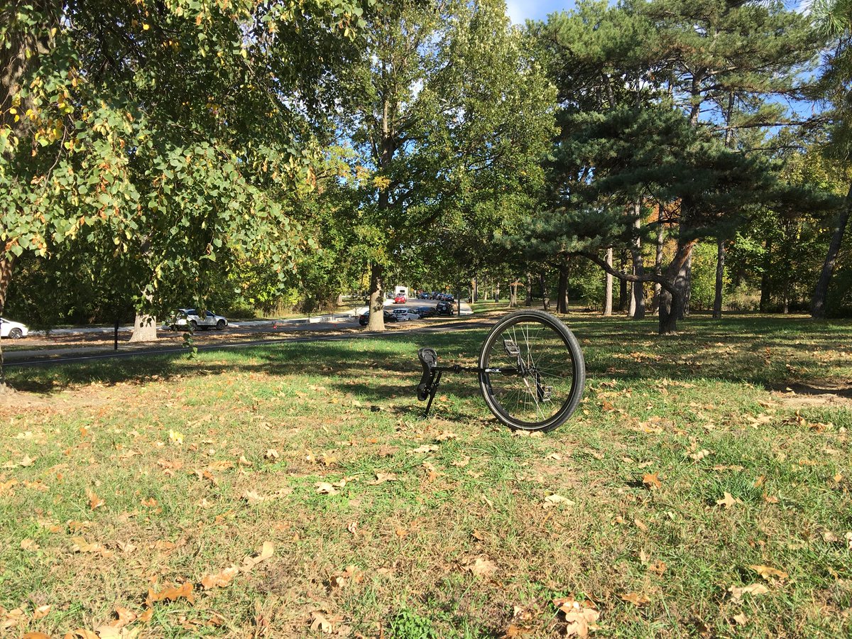 SomeplaceAnothr's tweet photo. Unicycle ride at the park #forestpark #onwheel #outside #getoutside #bike #fixie #run #forestparkforever #Bikelove #exploreStlouis #stlouis https://t.co/OuaRTM2zXn