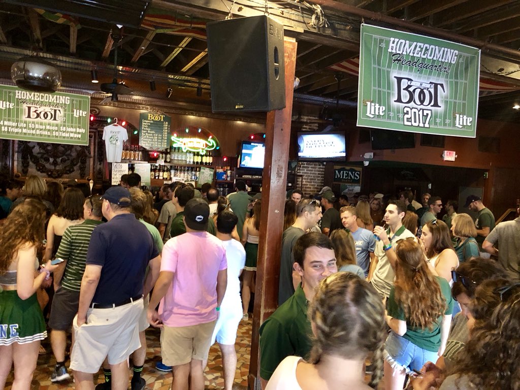 Bitesnsites's tweet photo. #tailgating @GreenWaveFB #wave17 #tulane92 https://t.co/DuQgpN0BSv