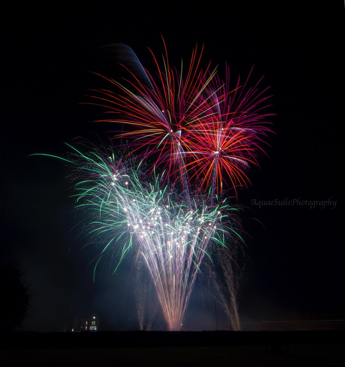 AquaesulisPhoto's tweet photo. Fireworks 2017 #cityofbath #fireworks2017 https://t.co/qKF2eJSjcC