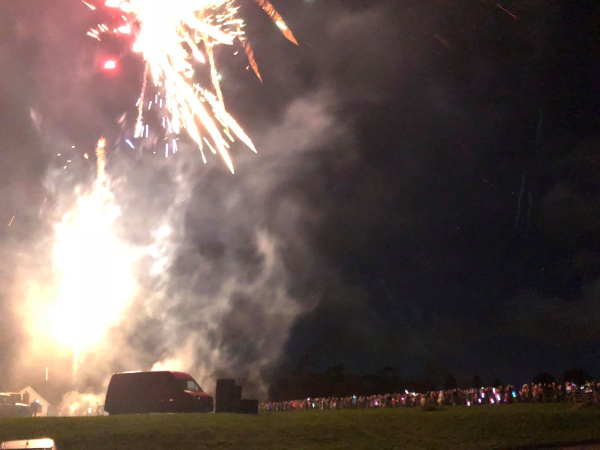 SJACGower's tweet photo. Our #FirstAid volunteers and #cadets on duty at the spectacular Murton Green, Bishopston fireworks 🎇 display #TeamMumbles #mySJCWday #mySJAday #RememberRemember #Fireworks2017 https://t.co/TKikARKPQR