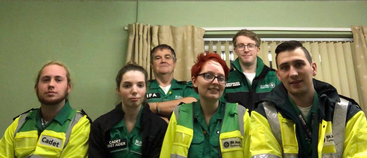 SJACGower's tweet photo. Our #FirstAid volunteers and #cadets on duty at the spectacular Murton Green, Bishopston fireworks 🎇 display #TeamMumbles #mySJCWday #mySJAday #RememberRemember #Fireworks2017 https://t.co/TKikARKPQR