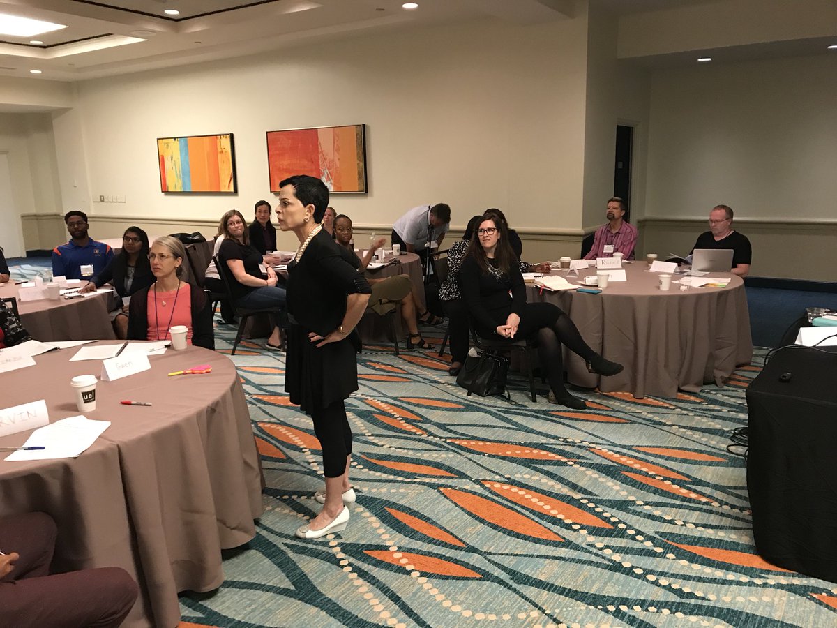 scopedbylarry's tweet photo. My last workshop for the #AMWA2017 - co-facilitating  Personal Branding with Roz Usheroff. https://t.co/CZYdhqvwpn