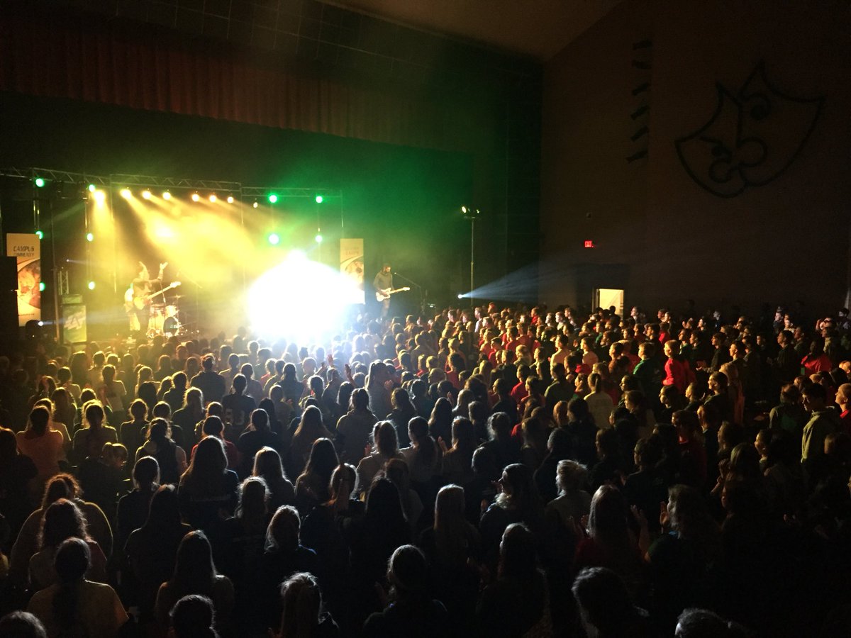 fcaeastcntrlne's tweet photo. Over 600 high schoolers are gathered to hear about &amp; lift up the name of Jesus! Continue to pray many will turn to &amp; receive Him! #fcawoc https://t.co/4Gq774vD4A