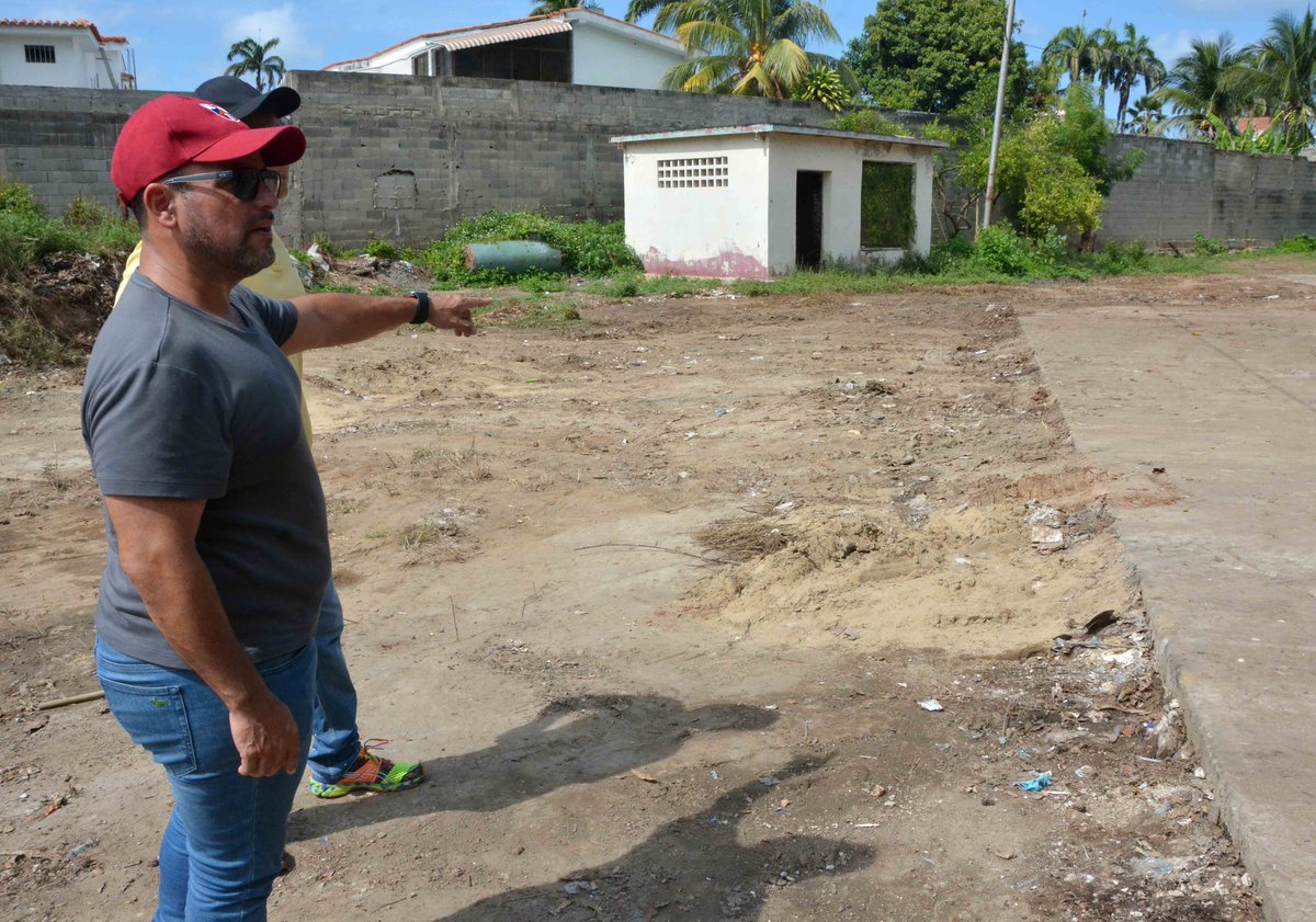 apuertocabello's tweet photo. Acciones gracias a @rafaellacava10 en alianza con @JCbetancourt72 90% de saneamiento presenta espacios del HAPL #LimpiezaProfunda https://t.co/bcaGFU0hCt