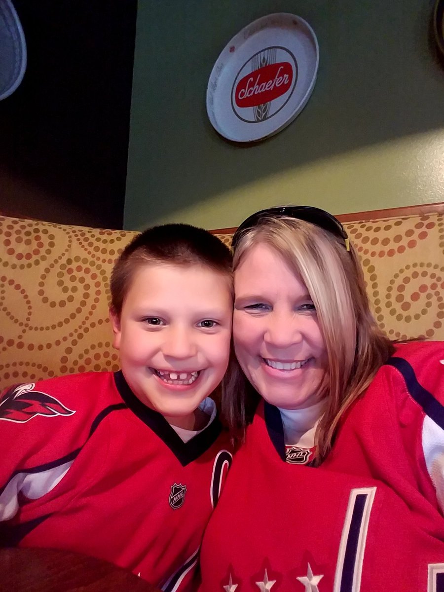 lacetedi's tweet photo. #defendtheden #Hbhimlovinit  #rockinthered #letsgobears https://t.co/MrXFVgbnso