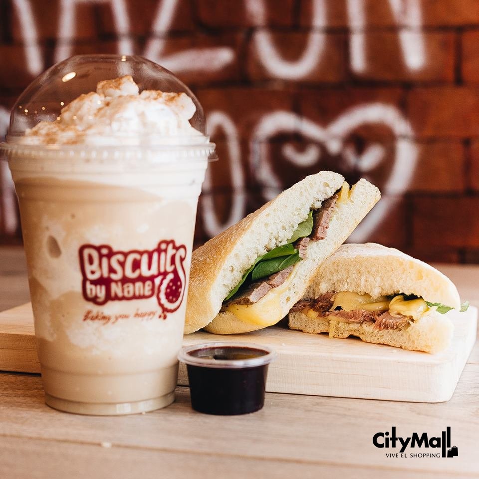 CityMall_Gye's tweet photo. Delicioso sánduche con láminas de roast beef, rúcula, queso holandés, vinagreta de mora en pan ciabatta,
Te esperamos en #BiscuitsbyNane https://t.co/ftsxL4S457