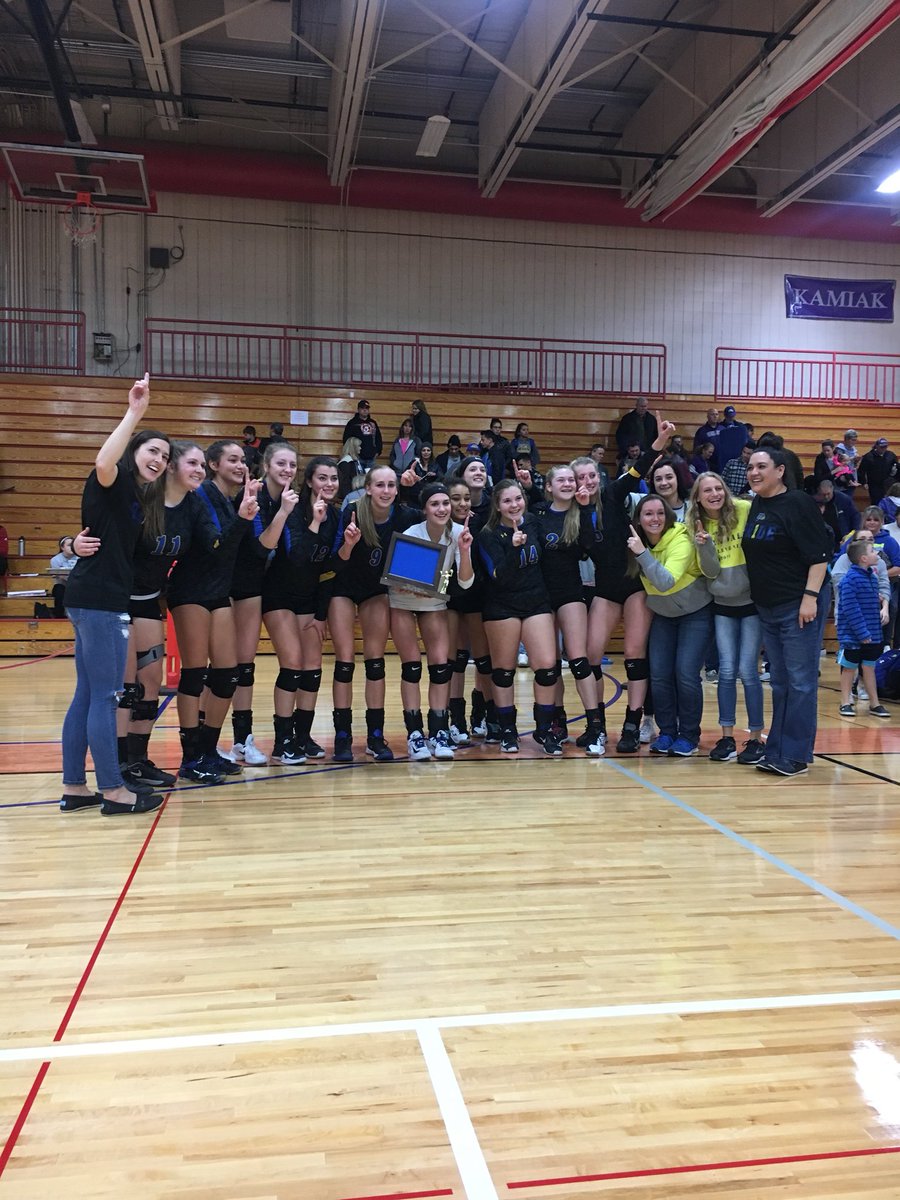 FerndaleSports's tweet photo. Ferndale volleyball district champs!!!! https://t.co/Su7S6HJKFG