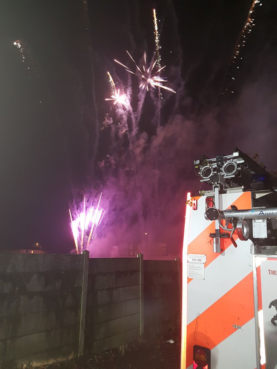 Padiham_Fire's tweet photo. Padiham crew in the community @ReadCricketClub fantastic organised bonfire and firework display https://t.co/lgDAlckHoQ