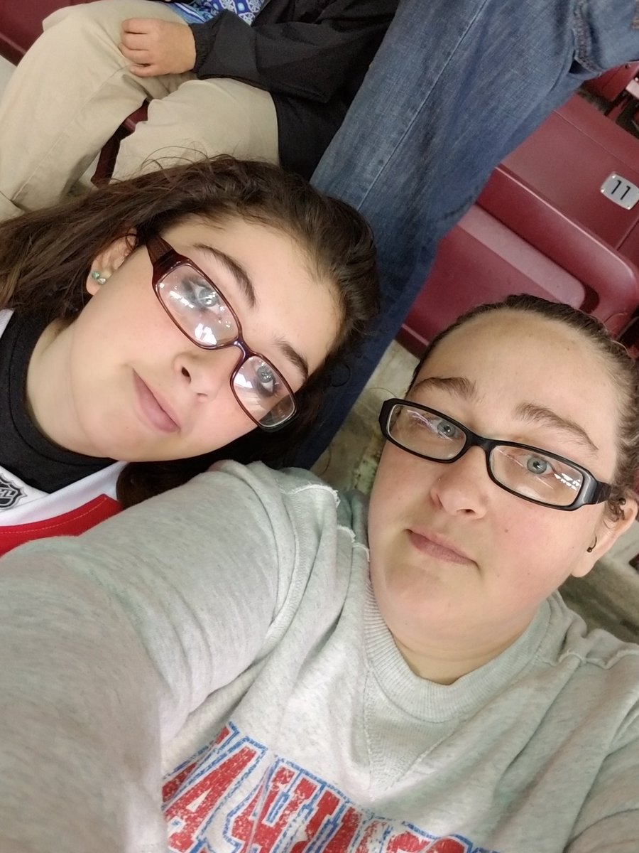 teresa_dartgirl's tweet photo. Lets Go Bears!! #HBHIMLOVINIT #defendtheden #HBH https://t.co/Y4ErXH8CqK