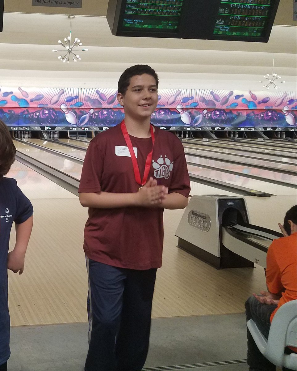 aidiaidiaidiaid's tweet image. Congrats to these gold medalist from  DSHS at the #SpecialOlympics 4 golds.  Thank you @DartBowl for hosting.  #IamDsisd #Hardwork
