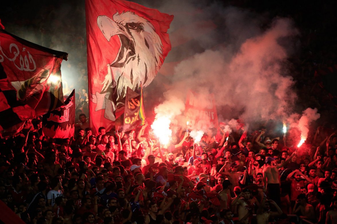 ArqamAlAhly's tweet photo. البطل يمرض ولا يموت. كنا في نفس المكان من قبل فأكتسحنا القارة كالأكثر تحقيقًا للبطولة.

نسر الأهلي يحلق شامخًا بإتجاه هدفه القادم الآن 🦅 https://t.co/N2xRhT9peI