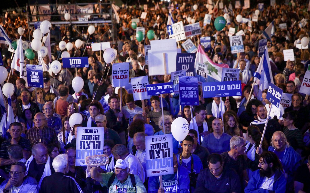 ChildrenofPeace's tweet photo. #ISRAEL #TelAviv 100,000 Israeli Arabs &amp; Jews attend #Peace Rally in Rabin Square tonight calling for peace between #Israel &amp; #Palestinians https://t.co/Zcje1zxTAU