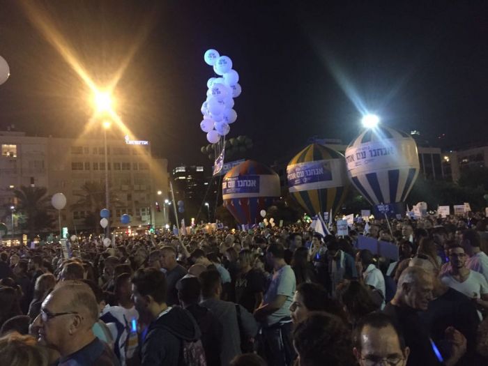 ChildrenofPeace's tweet photo. #ISRAEL #TelAviv 100,000 Israeli Arabs &amp; Jews attend #Peace Rally in Rabin Square tonight calling for peace between #Israel &amp; #Palestinians https://t.co/Zcje1zxTAU