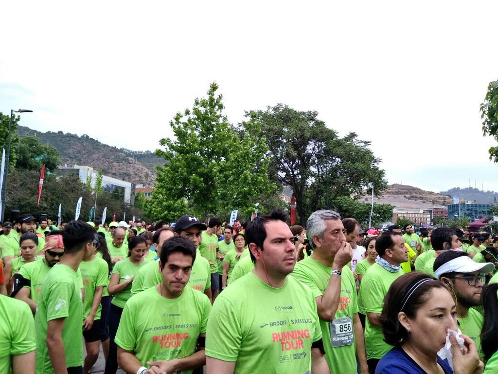 mgsRun's tweet image. Gran ambiente y buenos tiempos en corrida nocturna Brooks 10K en Huechuraba.