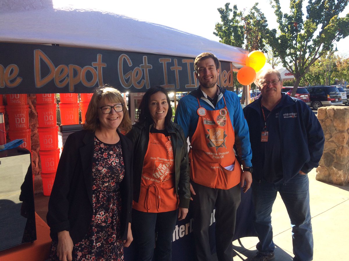 SASM6667's tweet photo. Awesome turnout for 6667 Services Event! 10 leads and great engagement with the community today. https://t.co/fxDCs0qnZz