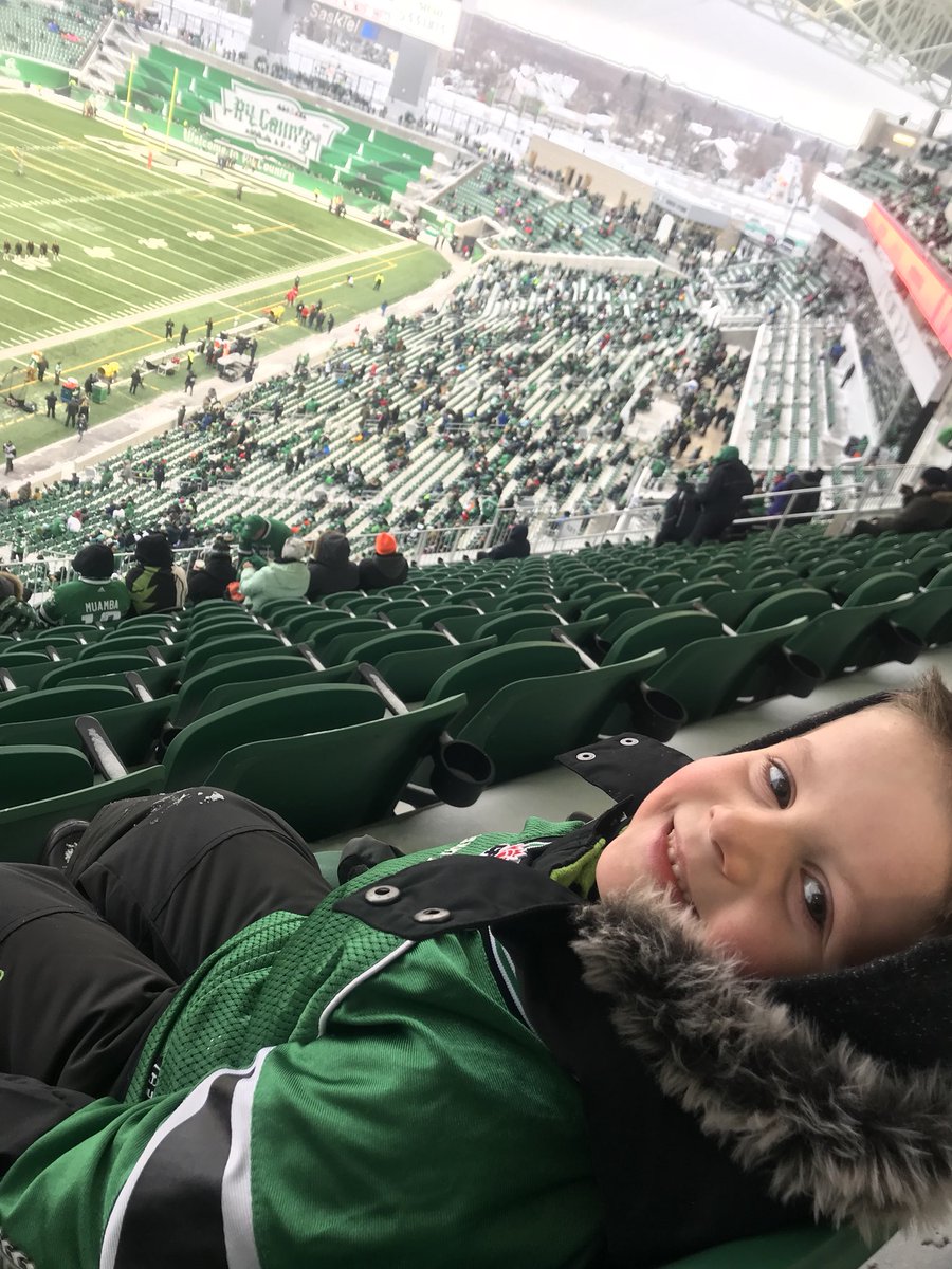 BleederofGreen's tweet photo. #GoRidersGo #RiderPride #MosaicStadium rocks! Who needs a gas fireplace? #liveisalwaysbetter #CFLGameday https://t.co/aOUnyw31RF