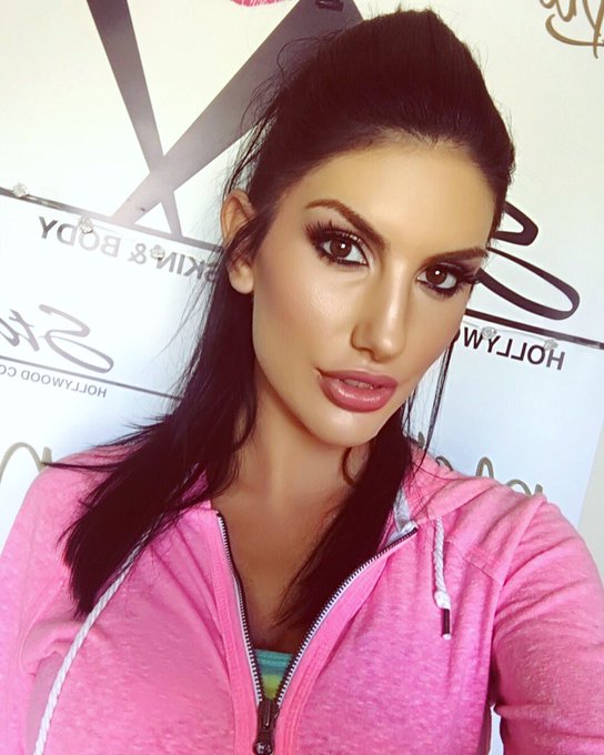 1 pic. LOVING my makeup done by ???: @lillianstarhollywoodcos ???☀️? I finally got to shoot for a company
