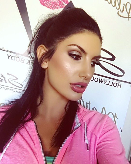 2 pic. LOVING my makeup done by ???: @lillianstarhollywoodcos ???☀️? I finally got to shoot for a company