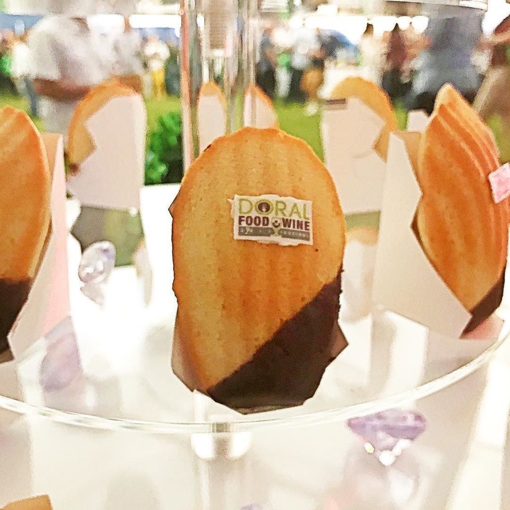 GrateMadeleine's tweet photo. Having a #grate time at the #DoralFoodandWineFestival !!! #gratemadeleine #gourmet #gourmetmadeleines #madeleines #doral #dfwf2017 #miami https://t.co/h1KRq5URBV
