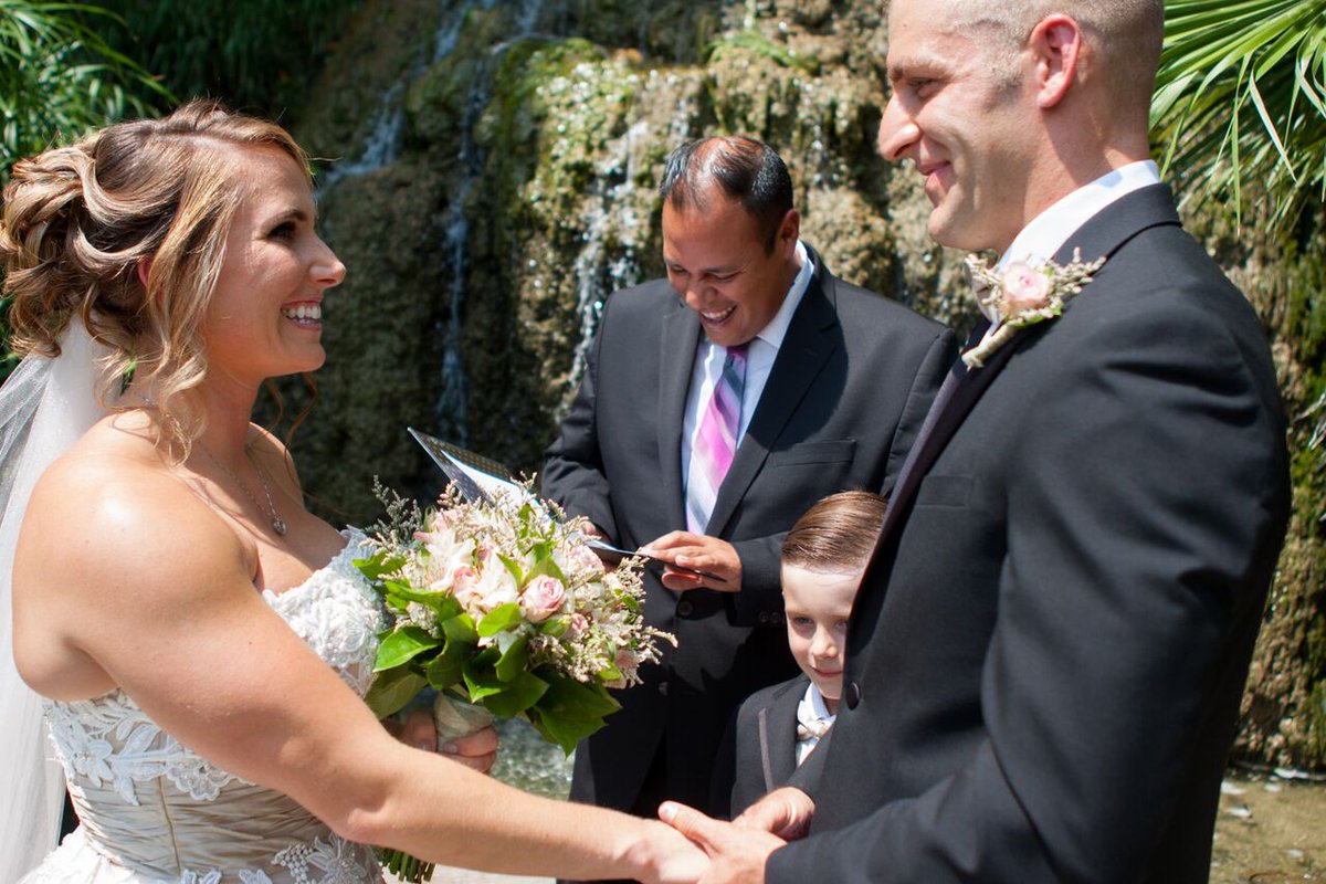 EverlastElope's tweet photo. Everlasting Marriages without the Everlasting Price

Basic Couple's Elopement Package starting at $549!

https://t.co/DoyxXyyF8h https://t.co/AMcxch8FTy