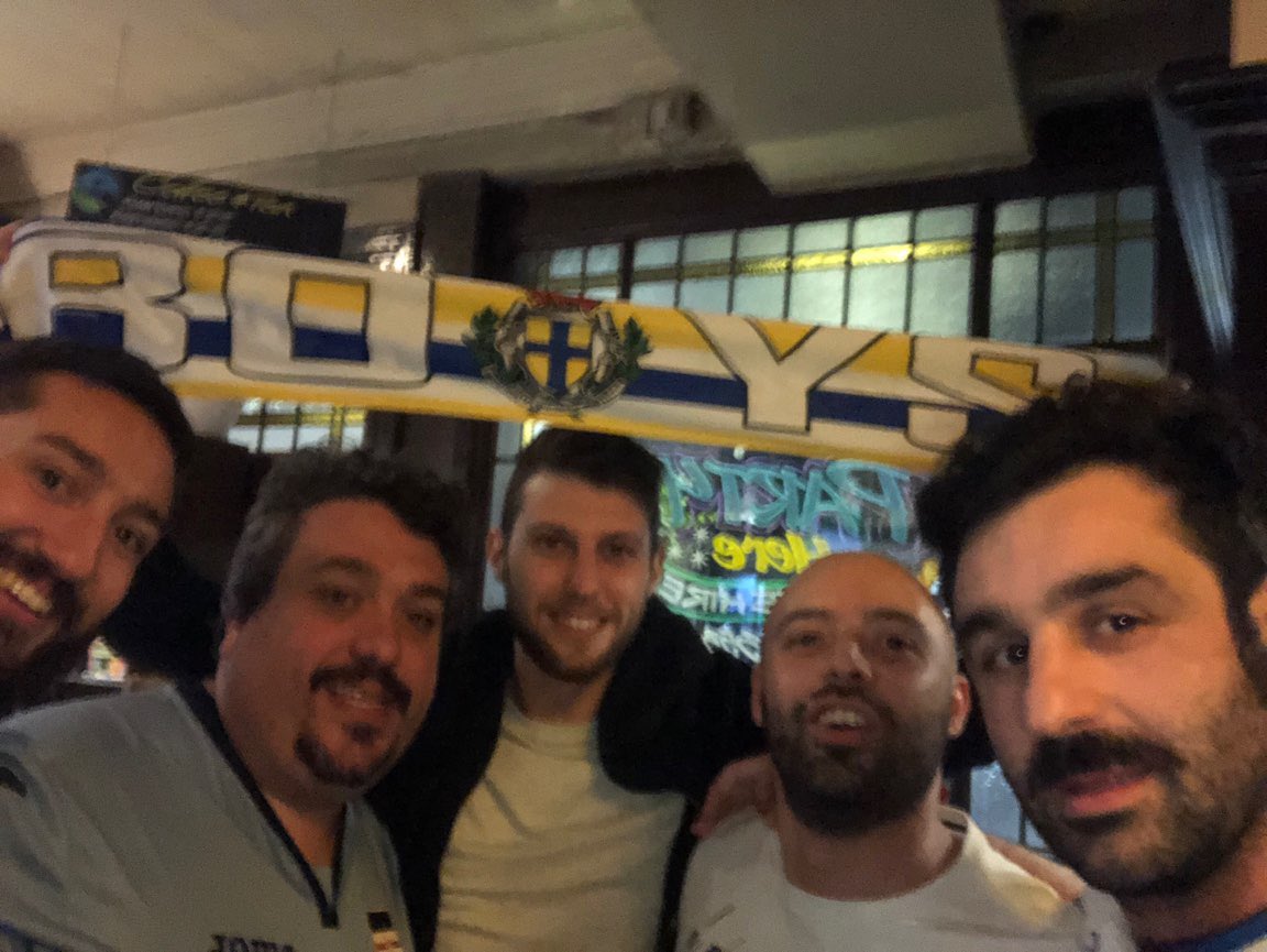sampclubengland's tweet photo. Derby SCOE @Hoopandgrapes insieme sosteniamo la @sampdoria_en #0a2 #derbydellalanterna #GenoaSamp #GrazieRagazzi @federclubs @sampdoria https://t.co/CdI16oTbdE