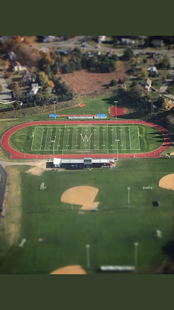 Winnawar's tweet photo. V🏈 moves on to semifinals by getting the win over @GoBHSBulldogs 34-33 in an OT thriller. Way to go Warriors! Worth the price of admission! https://t.co/ypHdKUXuJU
