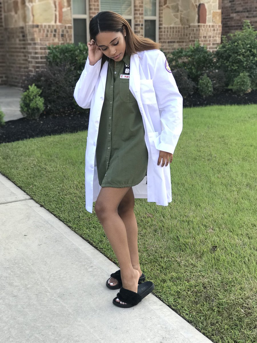bpino_'s tweet photo. 4.0 GPA ✅
100% on my HESI ✅
White Coat ✅
On the way to nursing school 🏥 https://t.co/Si4WSqH05n