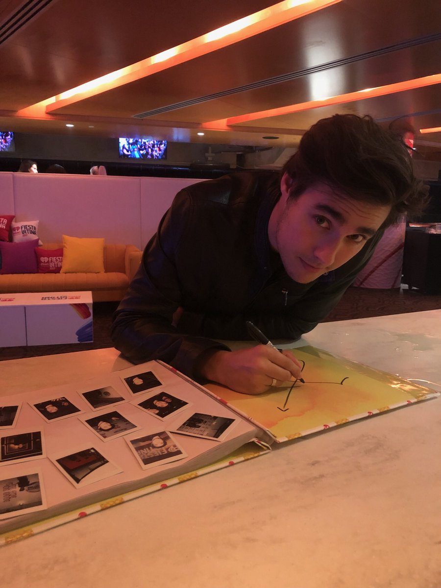 JorgeBlancoG's tweet photo. I finished it!
Whoever wins this: I’m signing it for you 😉 
#ihearfiesta #iHeartJorgeBlanco https://t.co/byNjN8xJ3J
