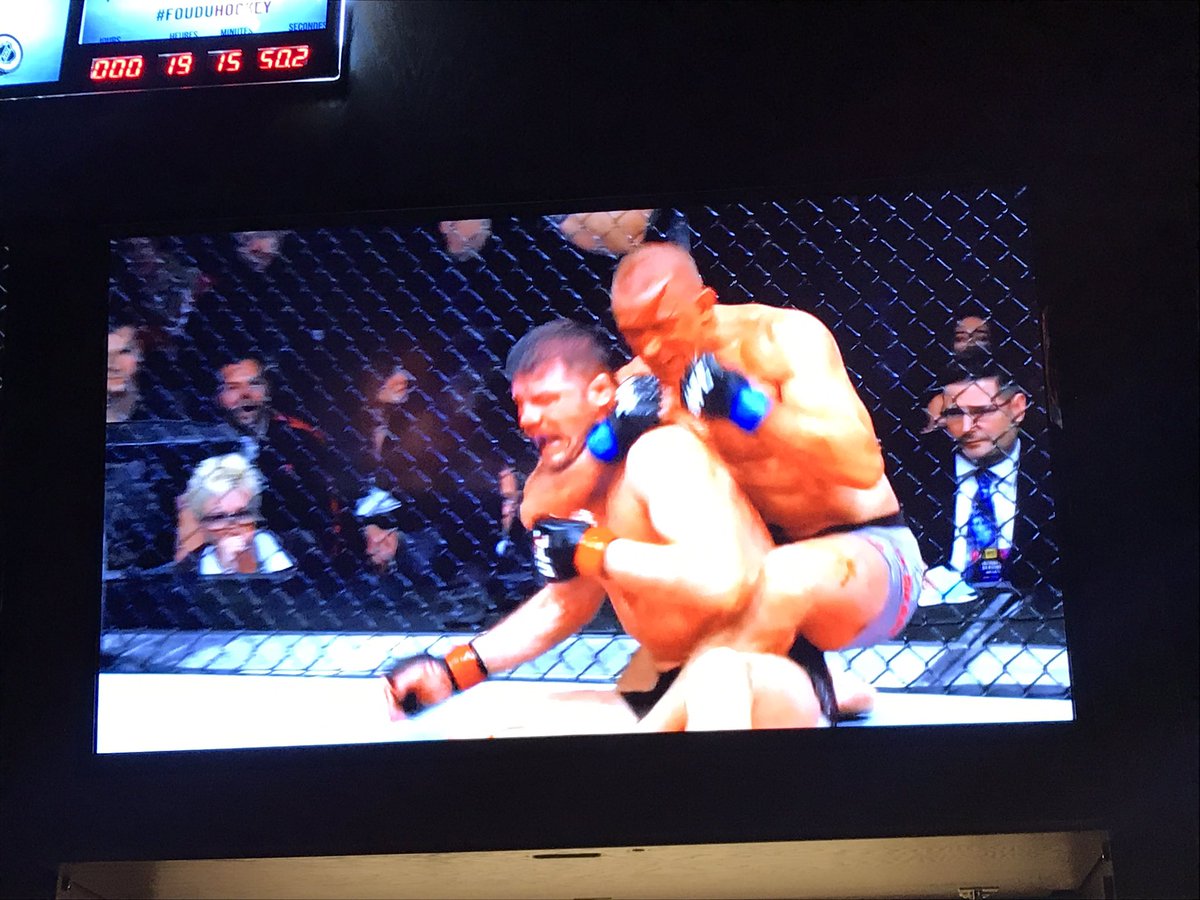 KSP23's tweet photo. #gsp .....une légende !!!!  Magnifique combat !!!! https://t.co/KGDi30zg53