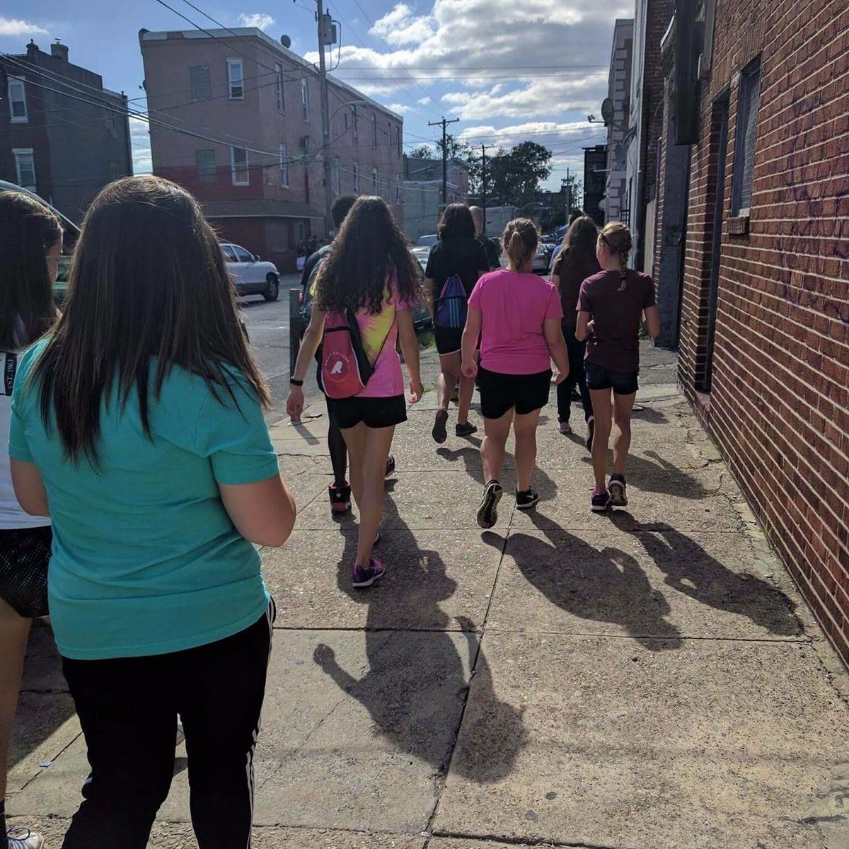 4runnermissions's tweet photo. Taking the Gospel to the streets of Philly! Start planning your Philadelphia mission trip at https://t.co/M55DxEAfFt 🙌🏼 https://t.co/aXIkTvjqBy