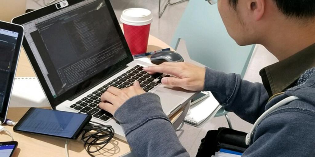 SamsungBizUSA's tweet photo. Take note 🗒️🗒️🗒️.
Teams are hard at work. Can't wait to see what they come up with by tomorrow! #Hack4B2B https://t.co/d1AvHiPrOH