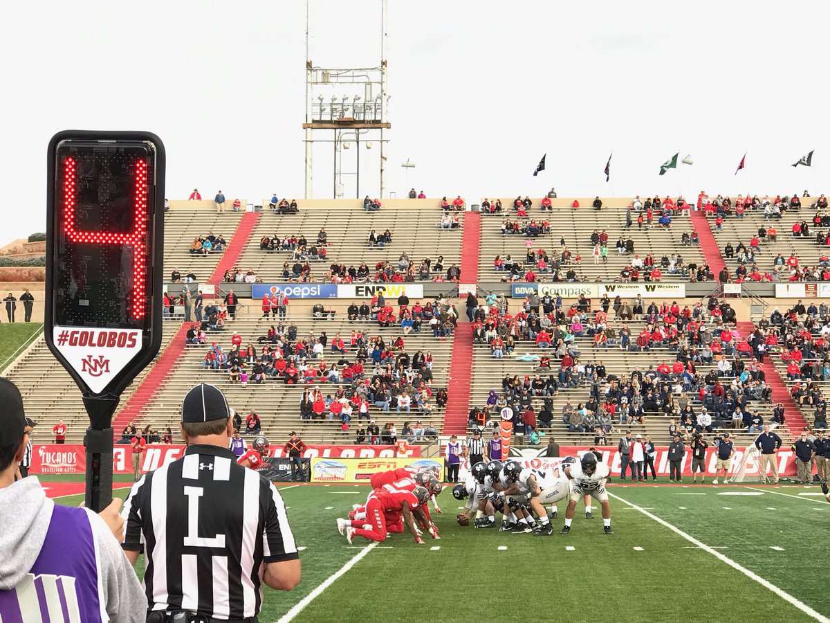 victorygameclks's tweet photo. Proud to have @LoboFootballEQ, @UNMLoboFB as our latest eDown customer! #victorygameclocks #edown #everydowncounts https://t.co/zWSDaaEVXN