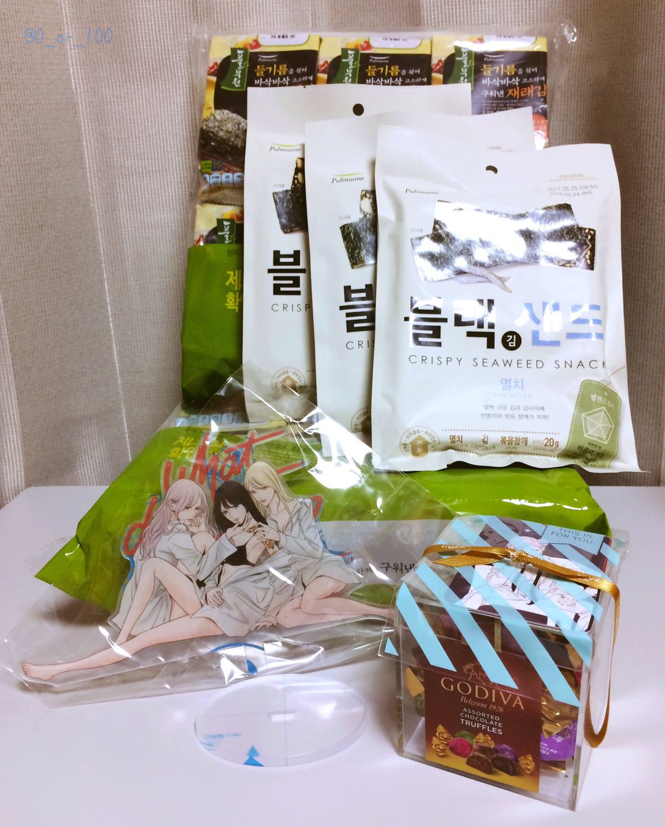 0_or_100's tweet photo. 昨日届きました！凄く凄ーく大好きな作品なので今回当選したのは夢のようで…😍チームナスのお二人には感謝感謝です、本当に本当にありがとうございました！宝物にします♪

멋진 선물 감사합니다! 😆💕

#wdtfs https://t.co/XSAZGSmFs2