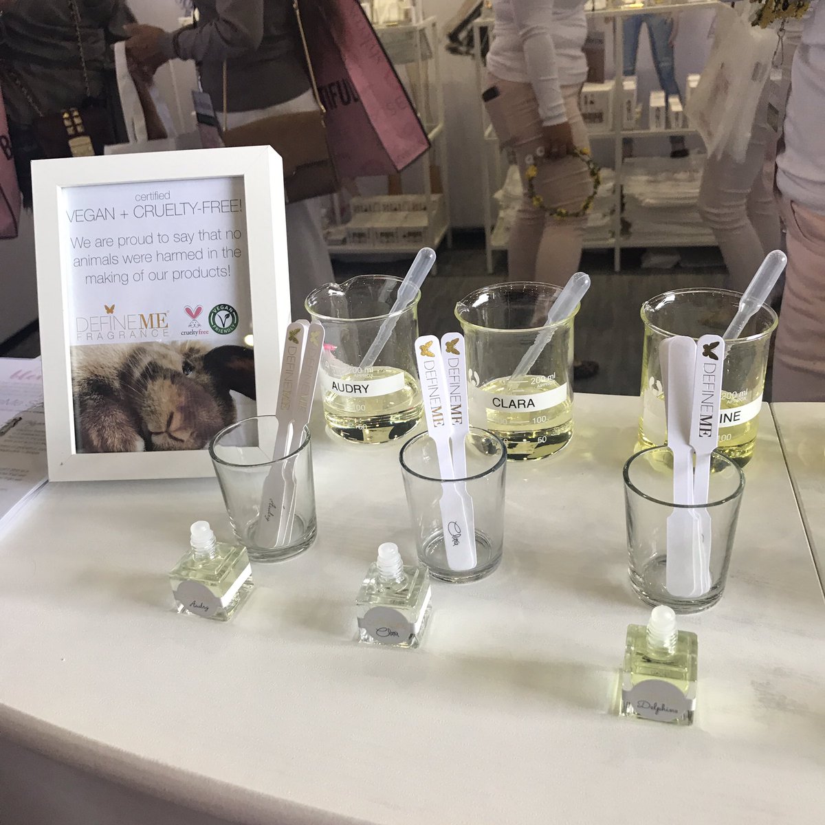 We love the #vegan + #crueltyfree fragrances that <a href="/definemescent/">DefineMe Fragrance</a> whipped up at #StyleconOC today 😍