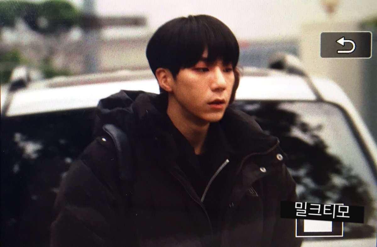 KIMTIMOTEO_TH's tweet photo. [#TheUnit]171105 วันนี้ทิโม่มีถ่ายรายการช่วงเช้าแล้วช่วงเย็นมีแฟนมีตติ้งต่อค่ะ สู้ๆ💪

Cr.밀크티모 #티모테오 #핫샷 #더유닛 https://t.co/vWeIxfyT2t