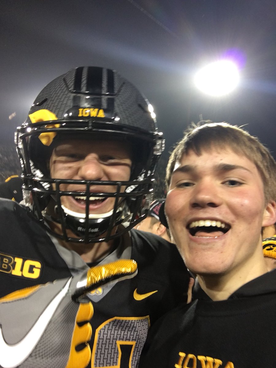 DJK_18's tweet photo. @Beyer10Shaun glad I could celebrate one more win with you buddy!! Go hawks! https://t.co/7DmhSfWXTP