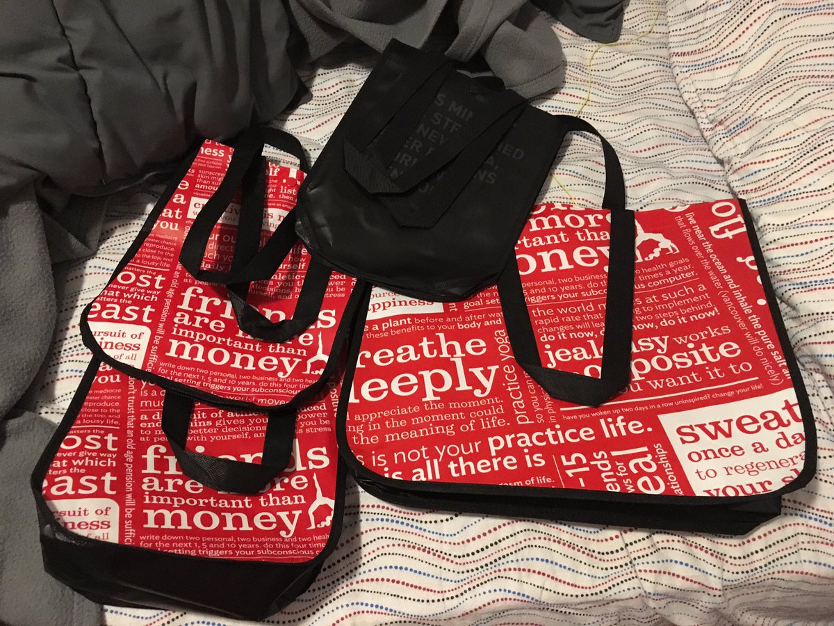 tanvigala92's tweet photo. @lululemon thank you! Went to the store on Newbury Street in Boston and got my infamous lulu bags! 🙋🏽 https://t.co/sPg5vjuLnY