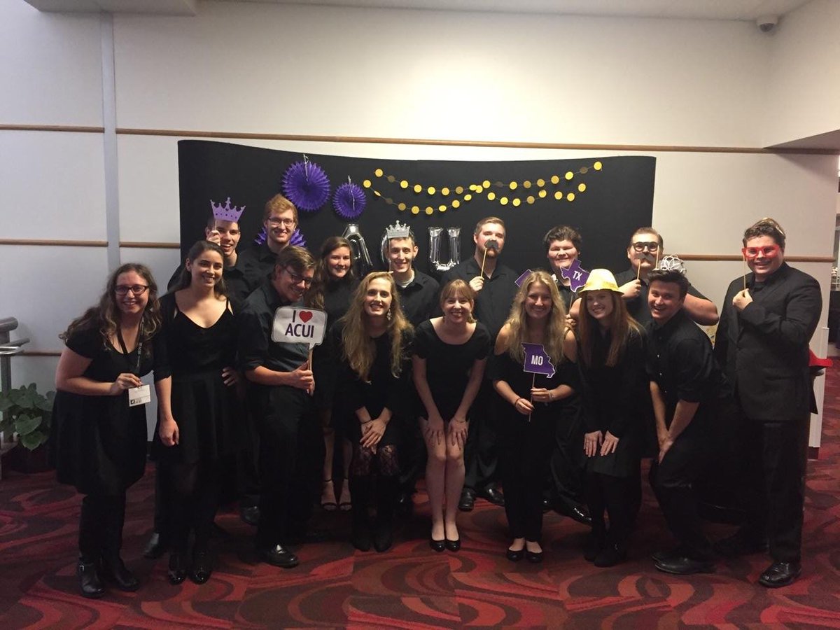 hibernotesmsu's tweet photo. A HUGE thank you to @MSU_PSU &amp; @ACUIRegionII for letting us perform at this year's regional conference at @MissouriState #acui17 
 🐻⬆ https://t.co/ciavdwqJiH