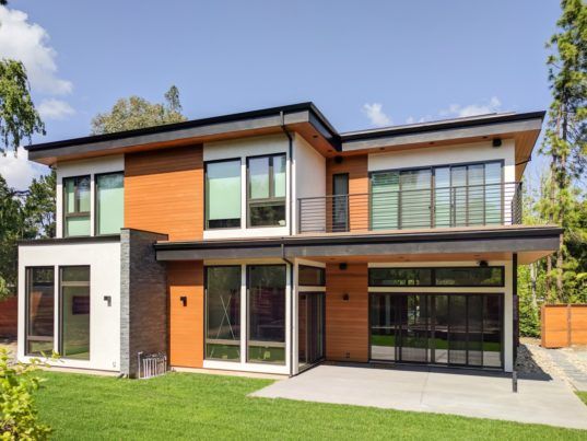 donners5's tweet photo. Leading Stanford climate scientist builds incredible net zero home, c/w Tesla Powerwall #realestate #feedly https://t.co/kP3fANzL9V https://t.co/pi67KKuuZf
